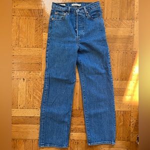 Levi’s Straight Ankle Ribcage Jeans